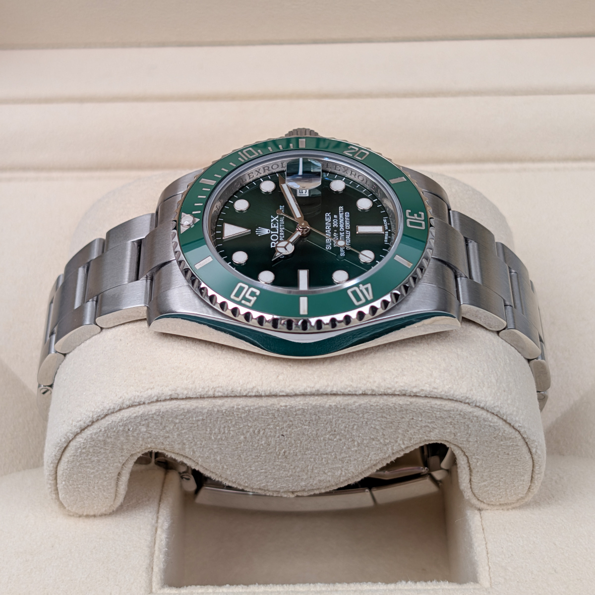 Rolex 116610LV Submariner Date 40mm Green Hulk Dial Watch - Luxury