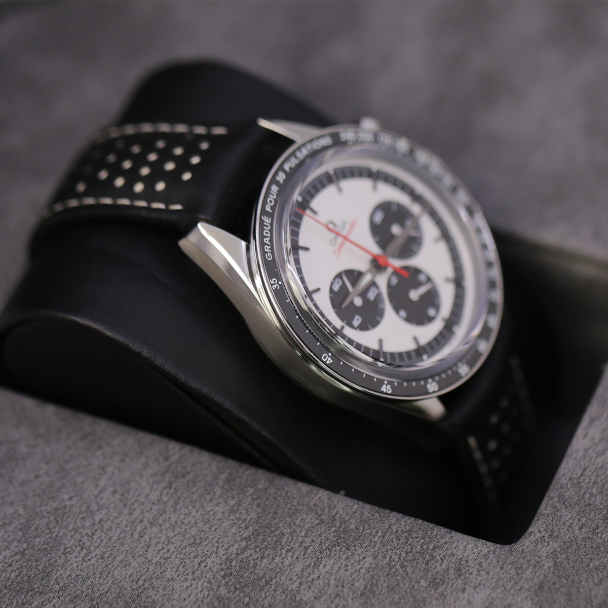 Omega 311.32.40.30.02.001 39.7mm Speedmaster Black Leather | LWUSA